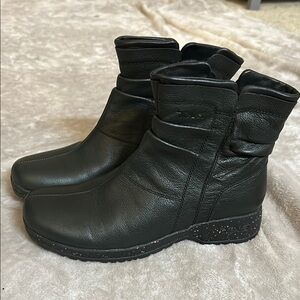 Teva Capistrano black waterproof slouch booties